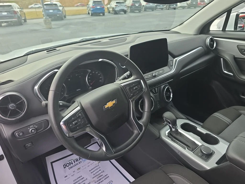 Used 2024 White Chevrolet LT image 10