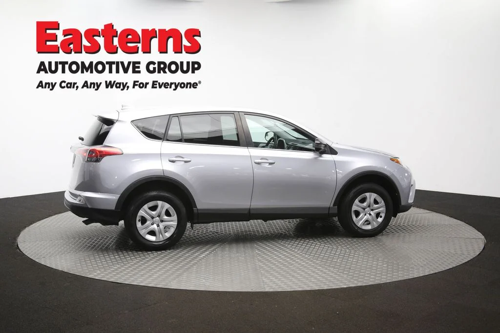 Used 2018 Silver Toyota LE image 42