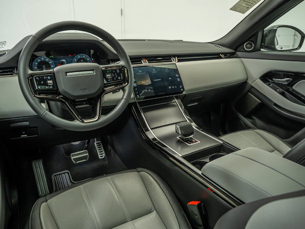 Used 2026 Arroios Grey Metallic Land Rover Dynamic image 28