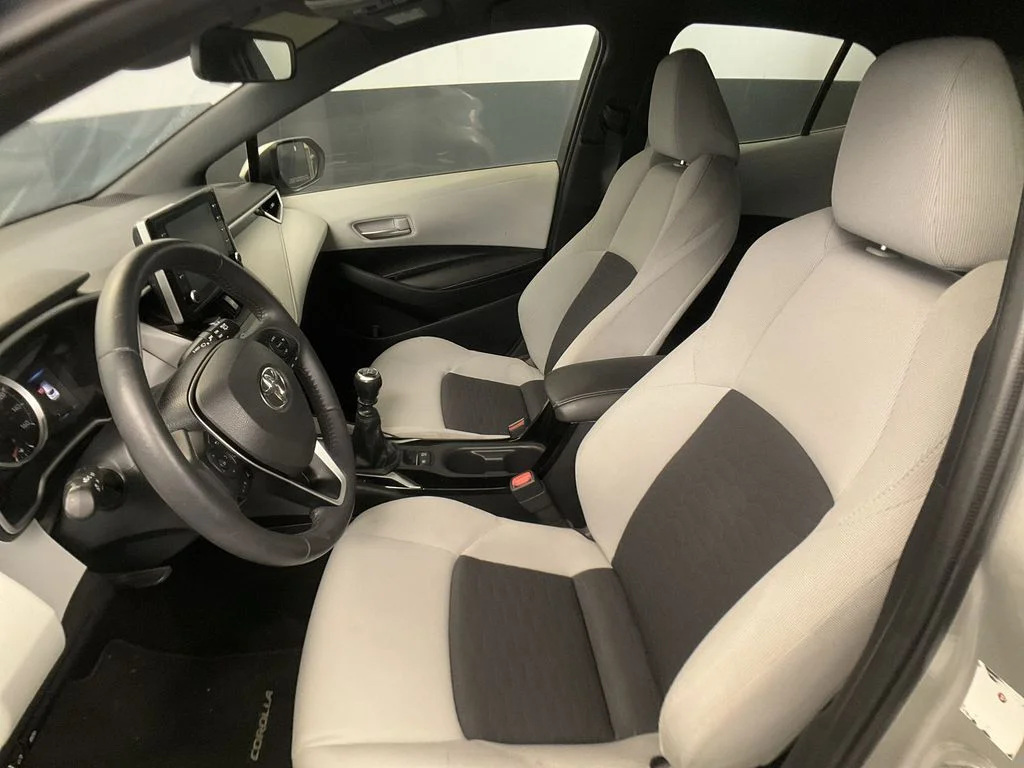 Used 2019 Classic Silver Metallic Toyota SE image 31