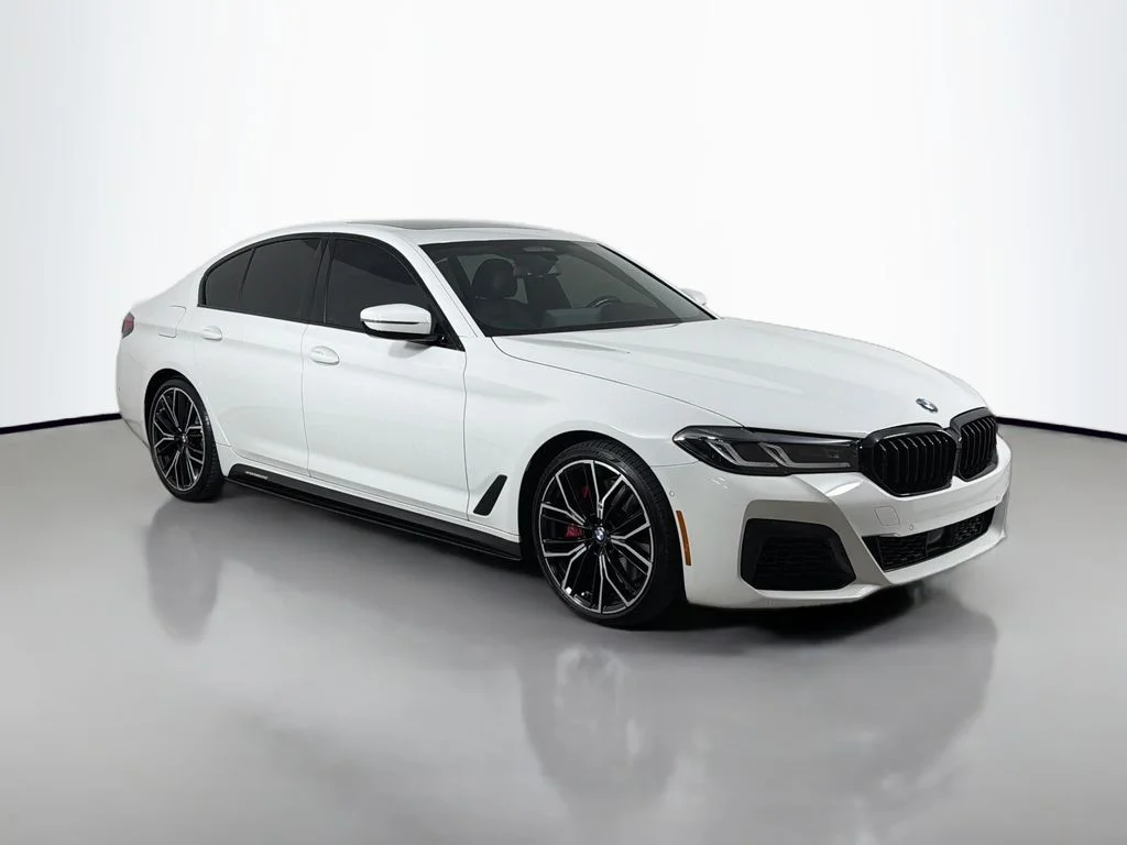 Used 2021 White BMW 540i image 3