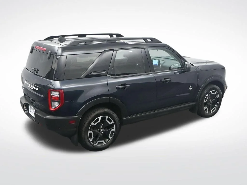 Used 2022 Blue Metallic Ford Outer Banks image 40
