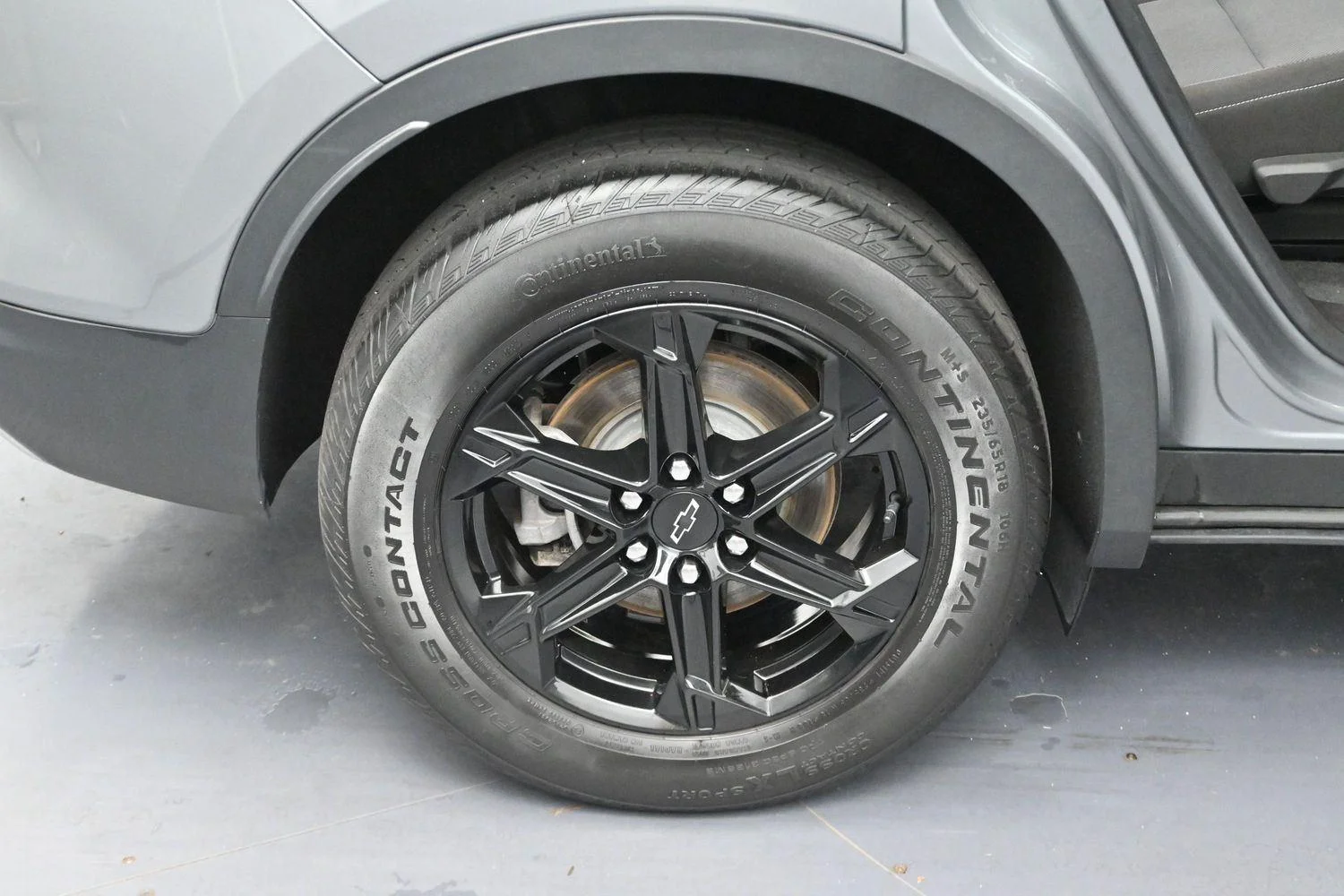Used 2024 Sterling Gray Metallic Chevrolet 2LT image 36