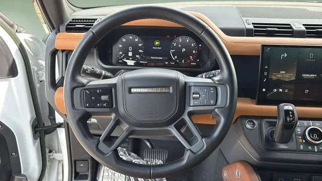 Used 2023 White Land Rover 130 X-Dynamic SE image 12