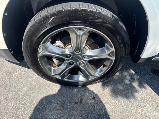 Used 2016 White Dodge Crossroad image 17