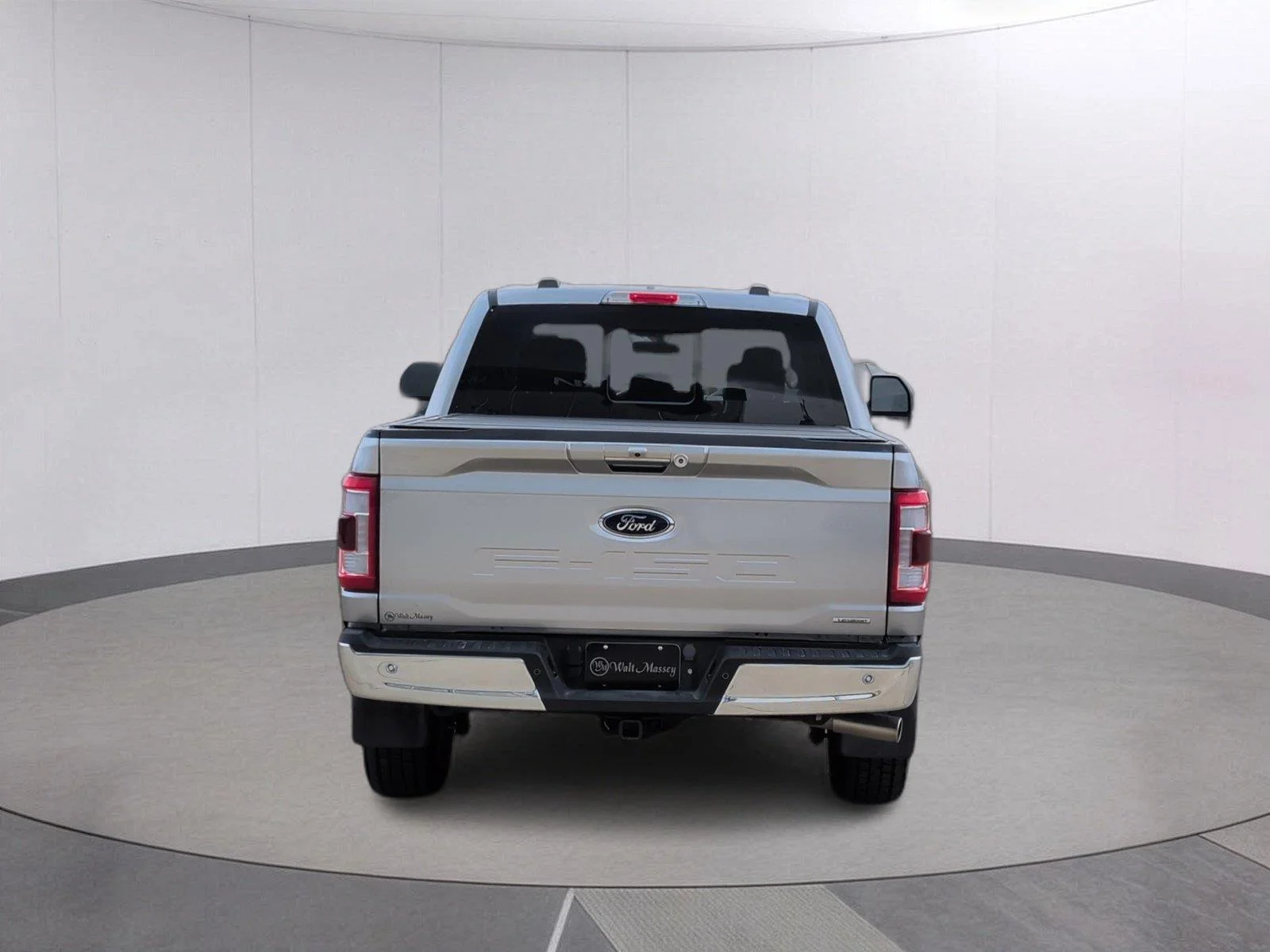 Used 2023 Iconic Silver Metallic Ford LARIAT image 4
