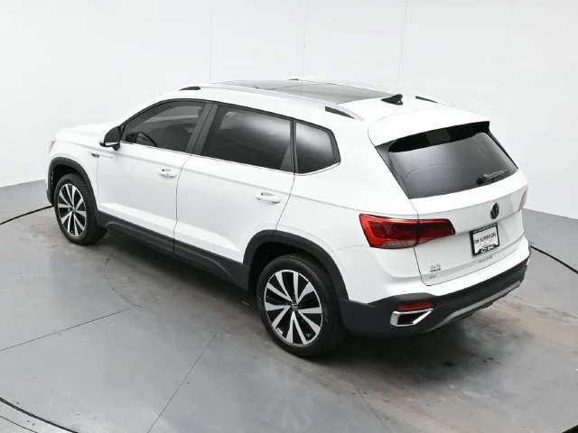 Used 2022 Pure White [white Volkswagen SE image 36