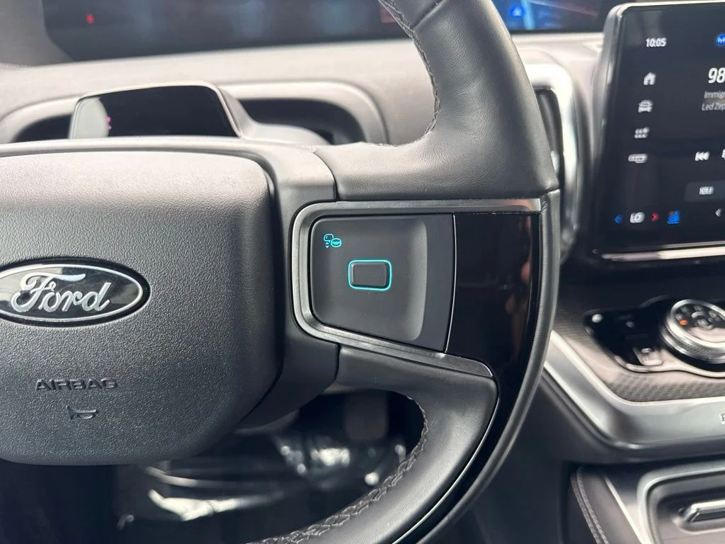 Used 2025 White Ford Platinum image 17