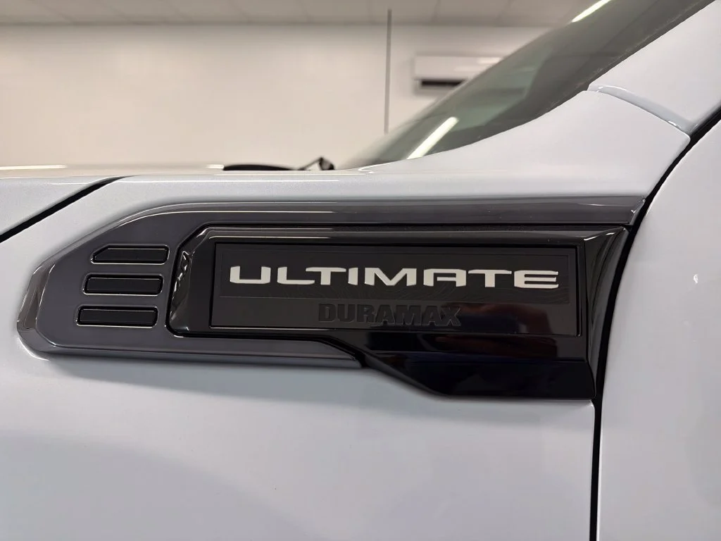 Used 2026 Glacier White Tricoat GMC Denali Ultimate image 8