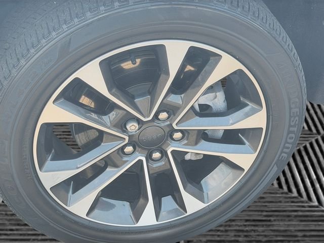 Used 2022 White Jeep Overland 4xe image 10