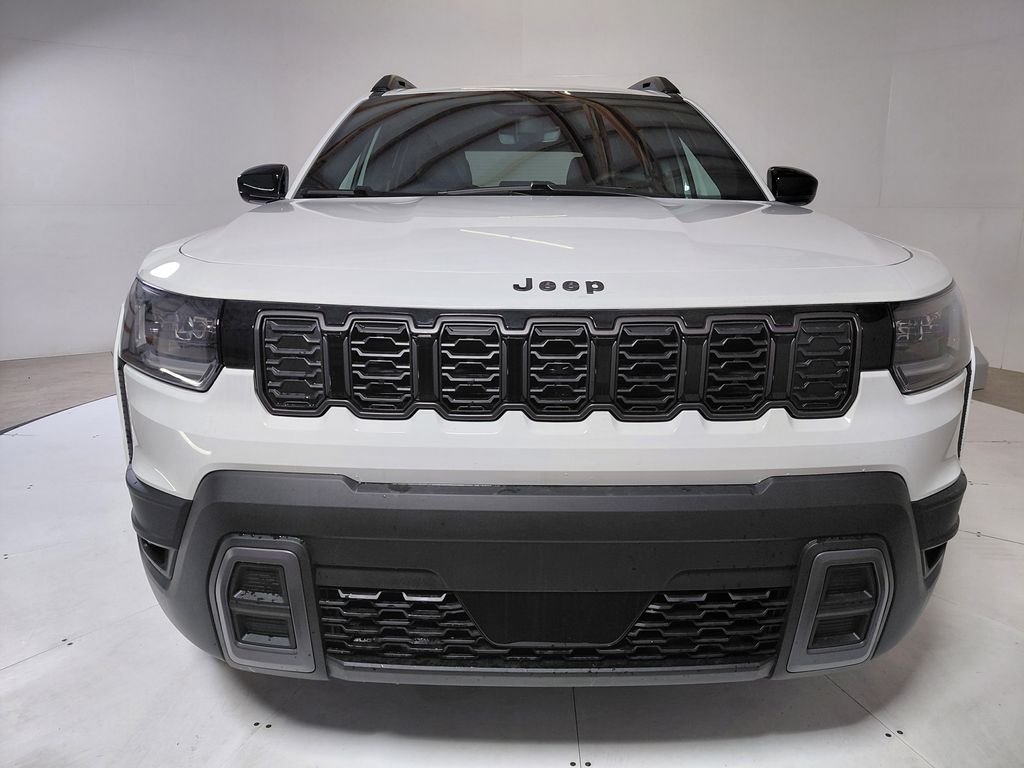 New 2026 Bright White Clear-Coat Exterior Paint Jeep Laredo image 2