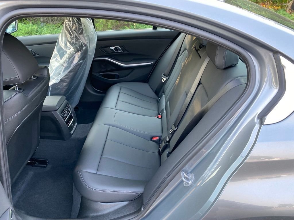 New 2026 Skyscraper Grey Metallic BMW 330i xDrive image 7