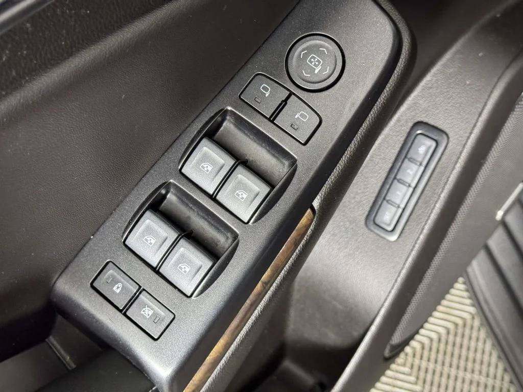 Used 2020 Gray Chevrolet LT image 18