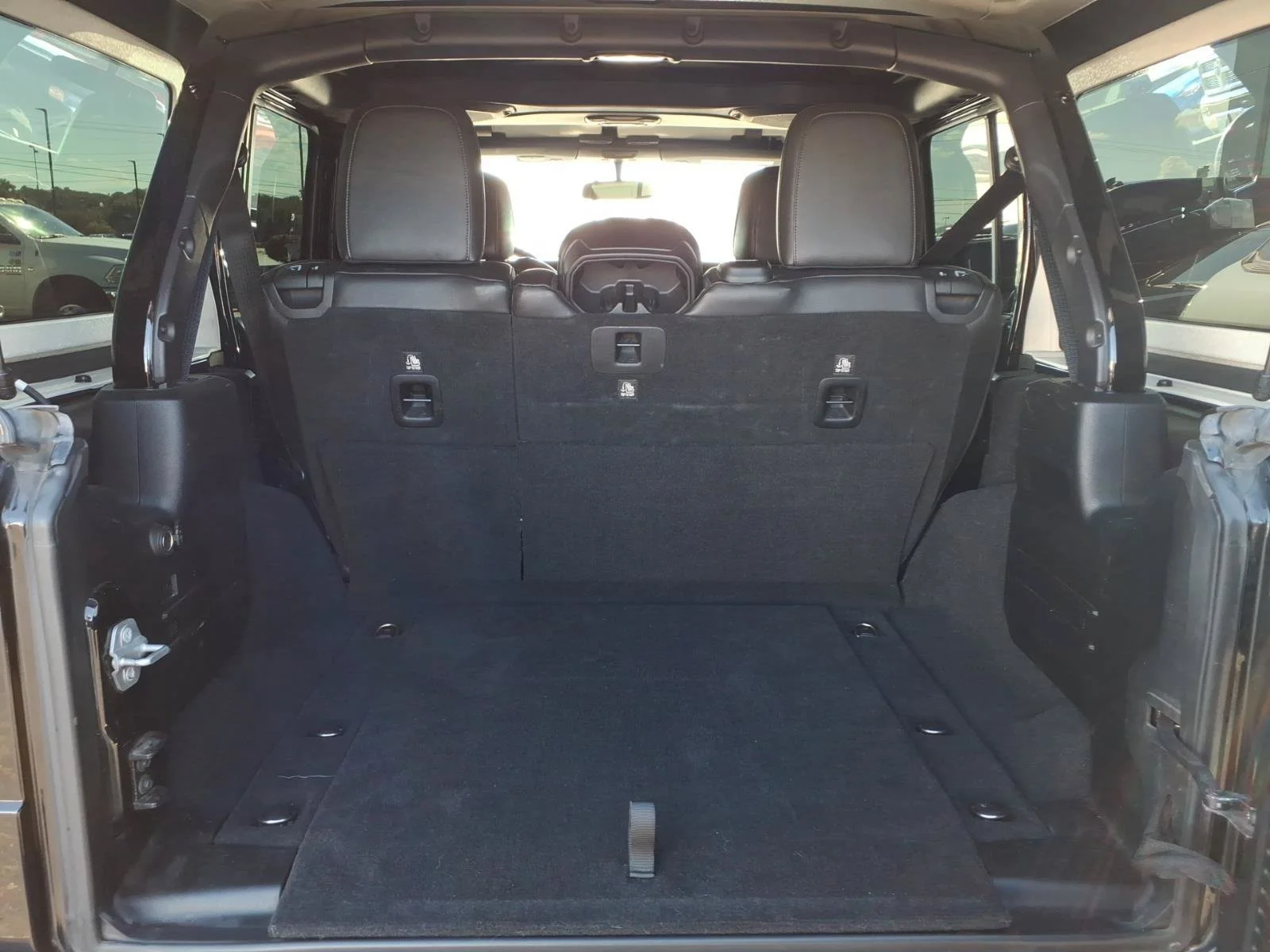 Used 2018 Black Clearcoat Jeep Sahara image 27
