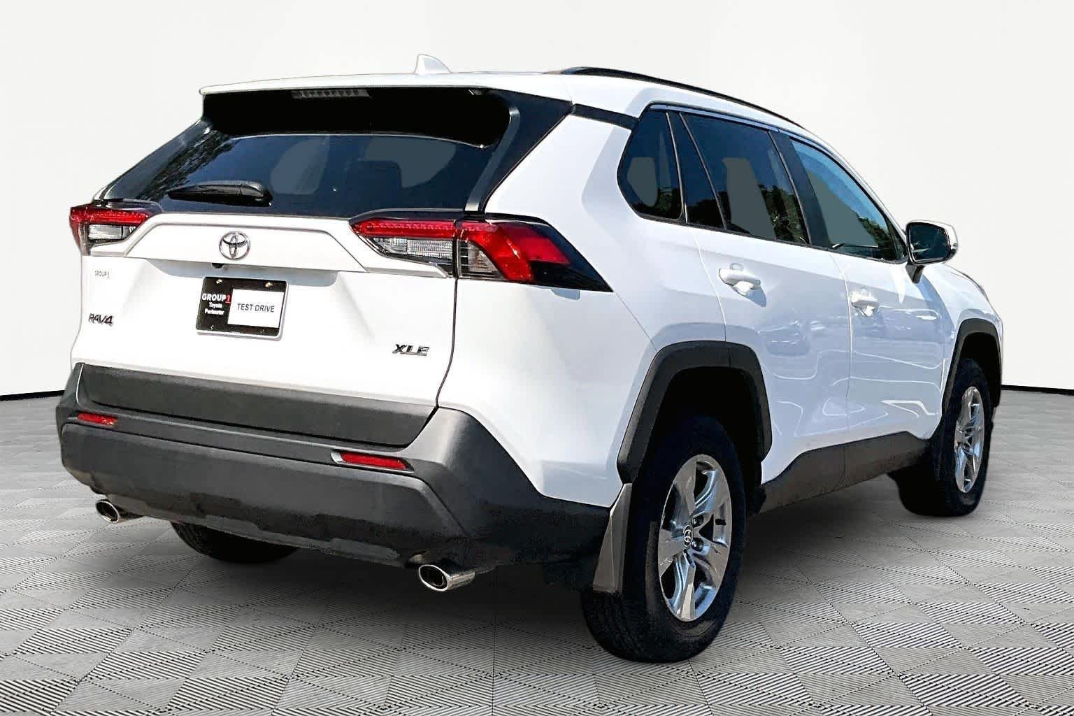 Used 2024 Ice Cap Toyota XLE image 13
