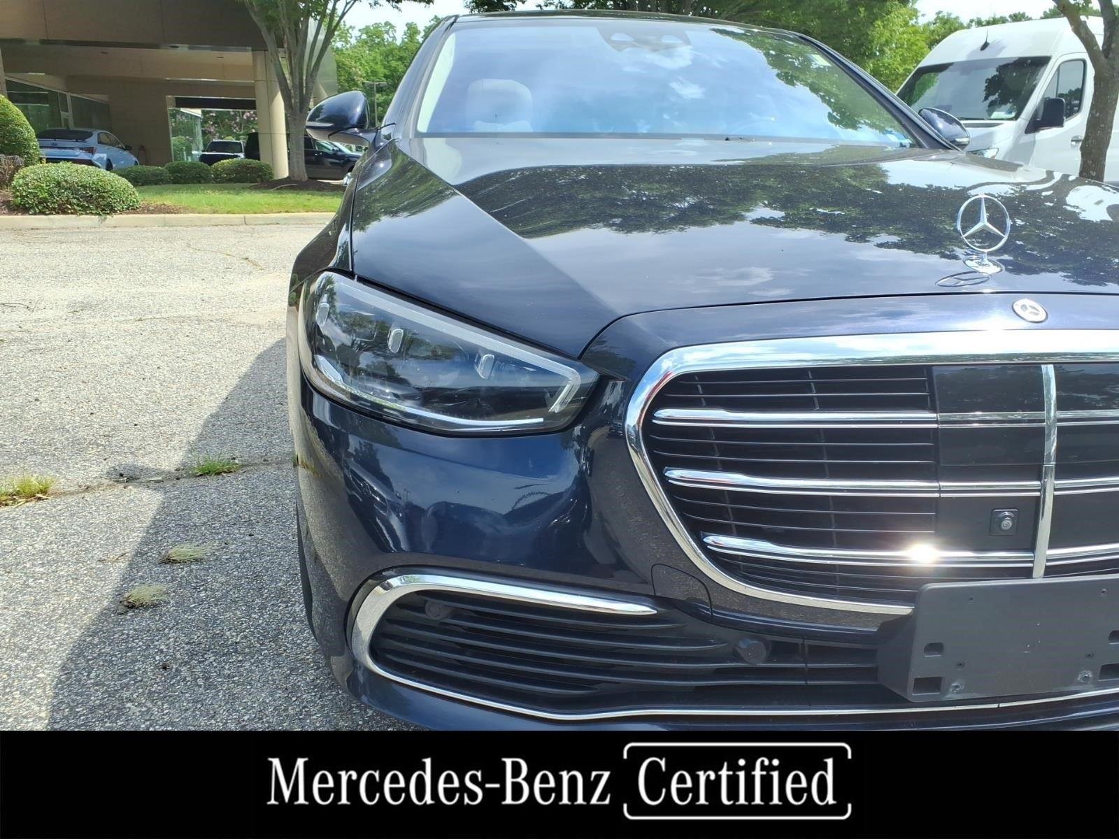 Used 2024 Nautical Blue Metallic Mercedes-Benz S 580 image 3