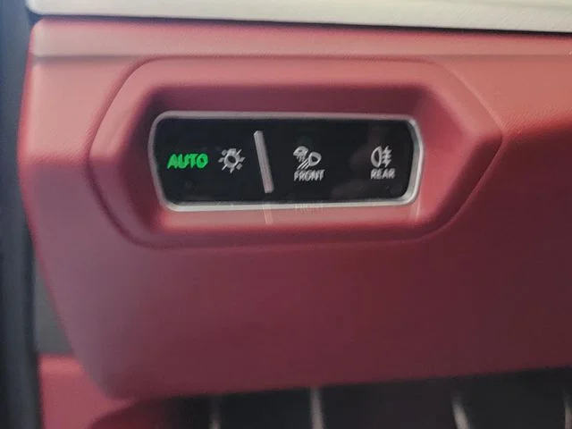 Used 2020  Lamborghini Base image 27