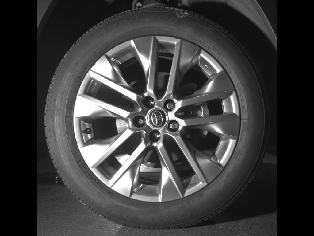 Certified Used 2025  Toyota XLE Premium image 9