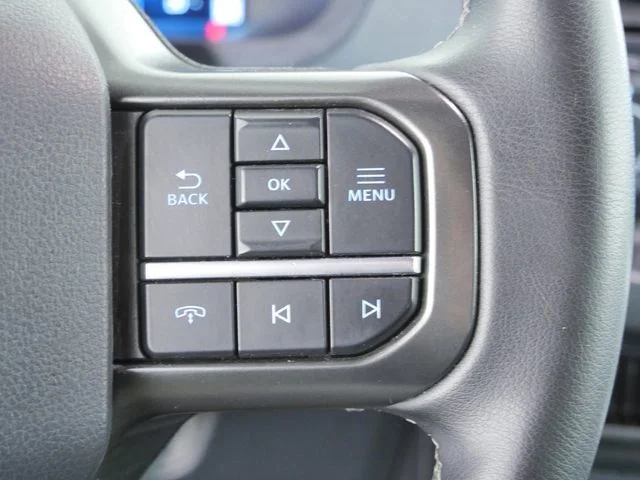 Used 2024 Silver Ford XLT image 27