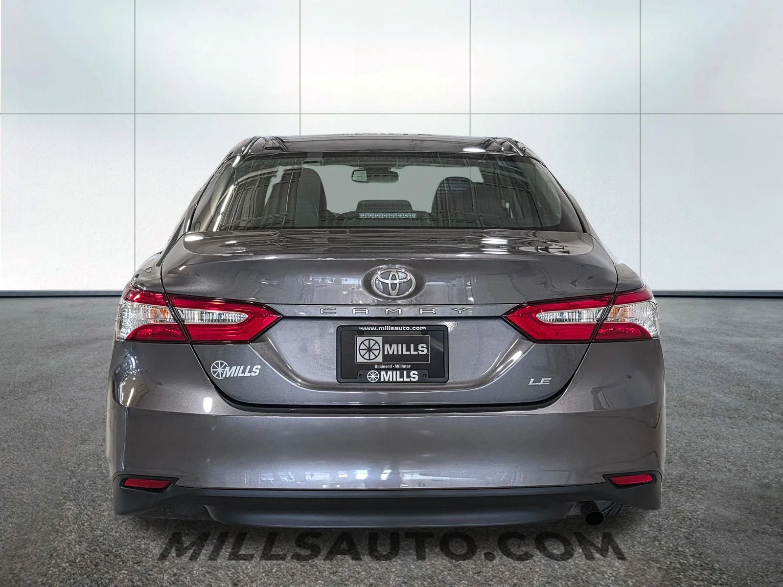 Used 2018 Gray Toyota LE image 6