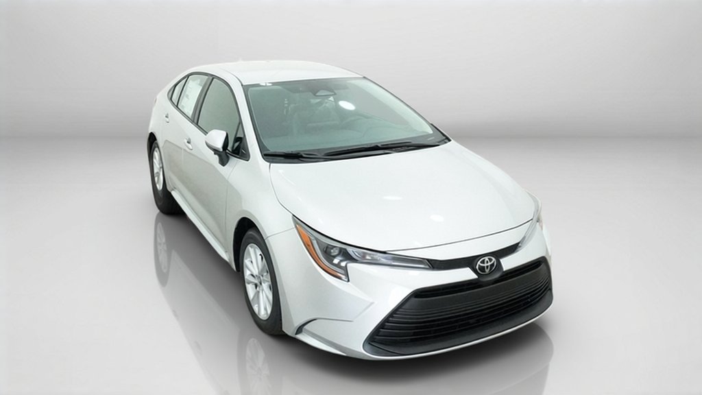 New 2027 Classic Silver Metallic Toyota LE image 4