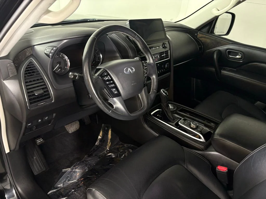 Used 2023 Black INFINITI LUXE image 21