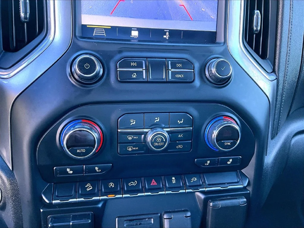 Used 2019 Silver Ice Metallic Chevrolet LT image 26