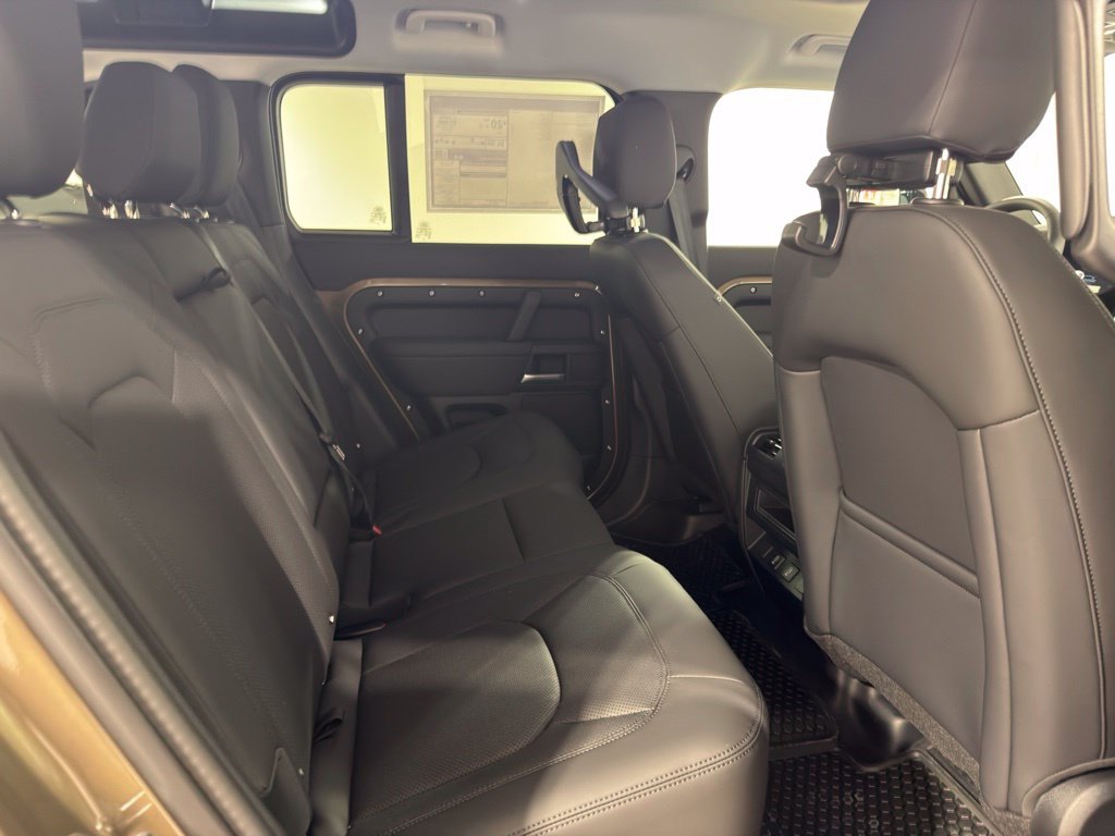 Used 2026 Gondwana Stone Metallic Land Rover S image 28