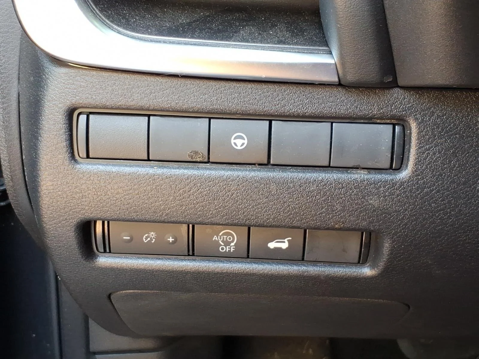 Used 2023 Gun Metallic Nissan SV image 19