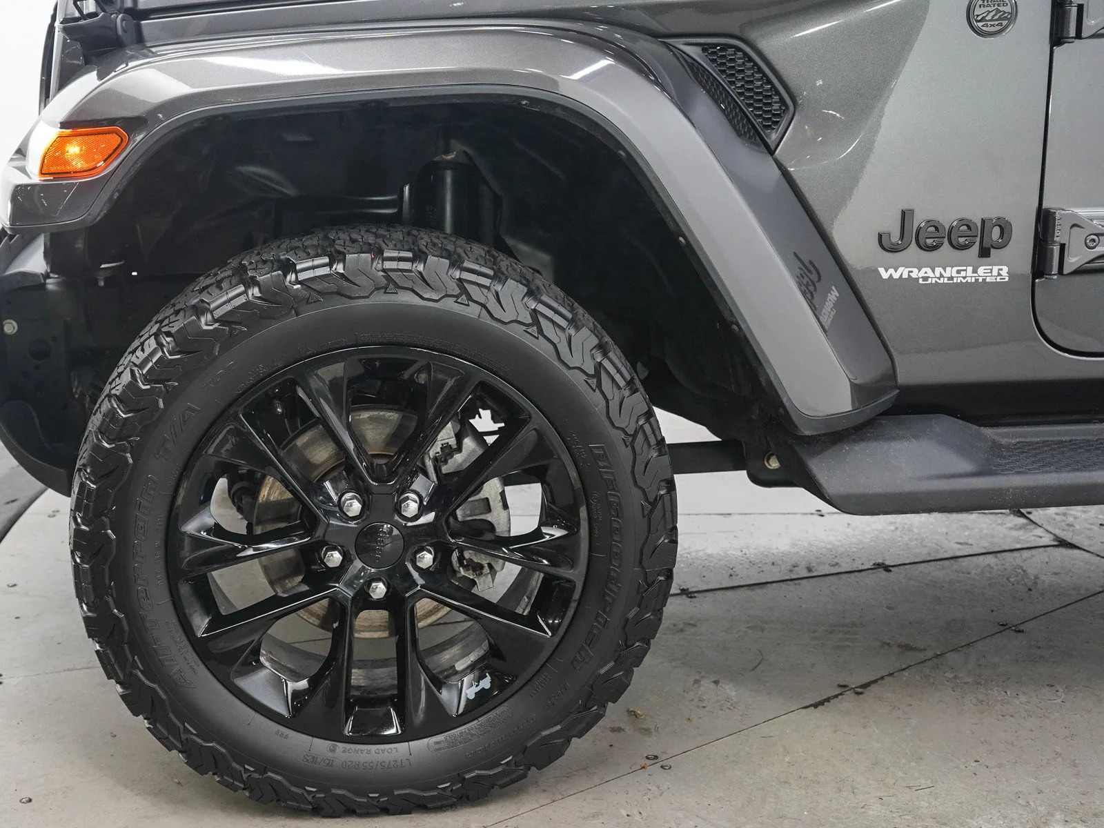 Used 2021 Gray Jeep Unlimited Sahara High Altitude 4x4 image 28