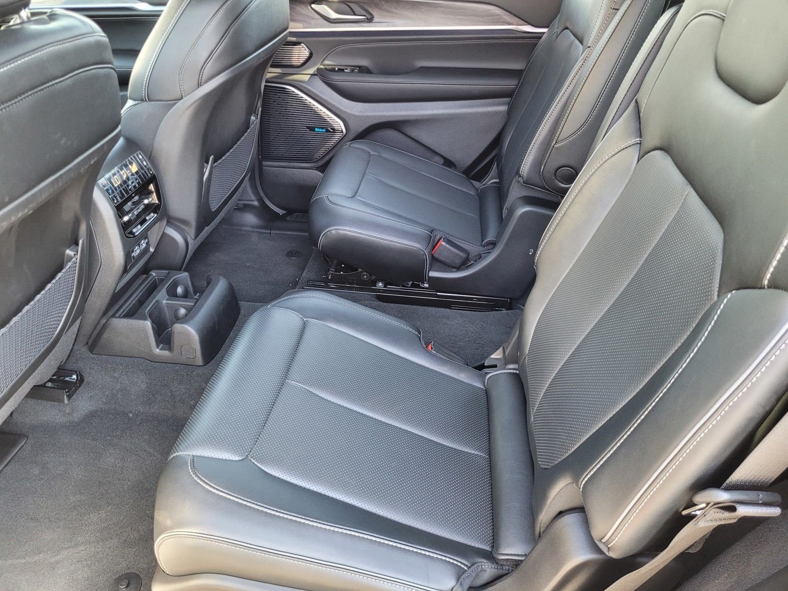 2024 Jeep Grand Cherokee L Overland - Photo 11