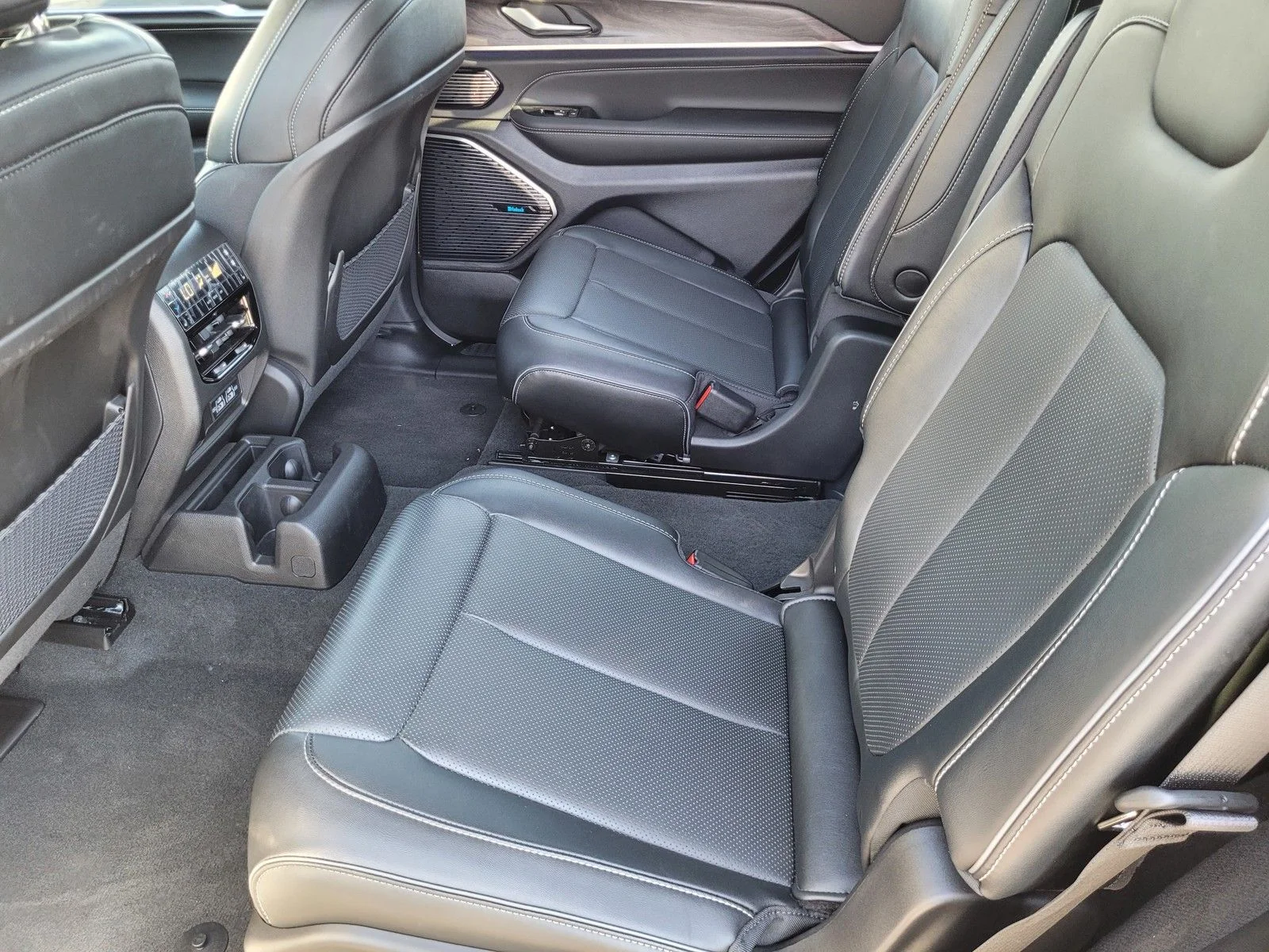 2024 Jeep Grand Cherokee L Overland - Photo 11