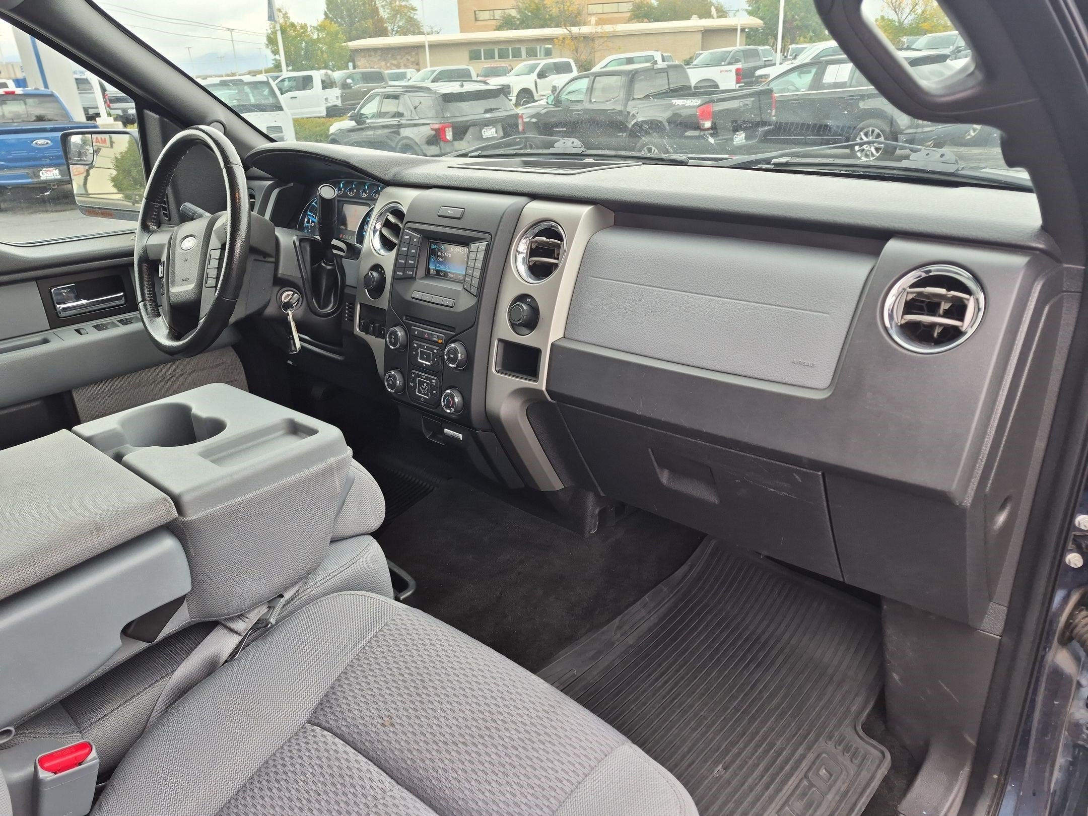 Used 2013 Blue Ford XLT image 30