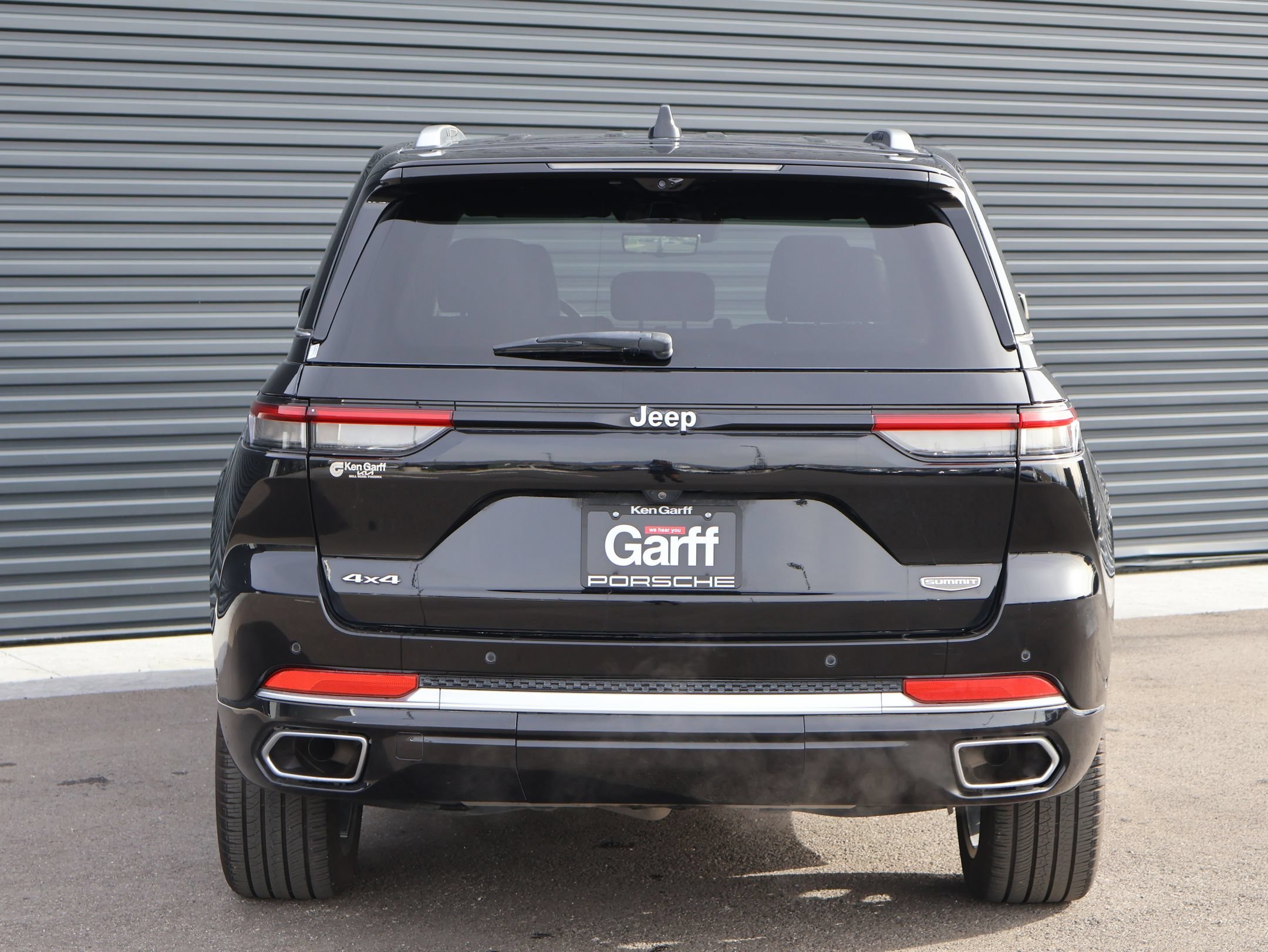 Used 2023 Diamond Black Crystal Pearlcoat Jeep Summit Reserve image 6