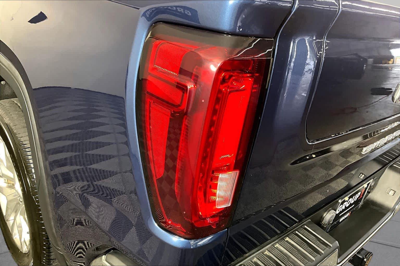 Used 2021 Pacific Blue Metallic GMC SLT image 27