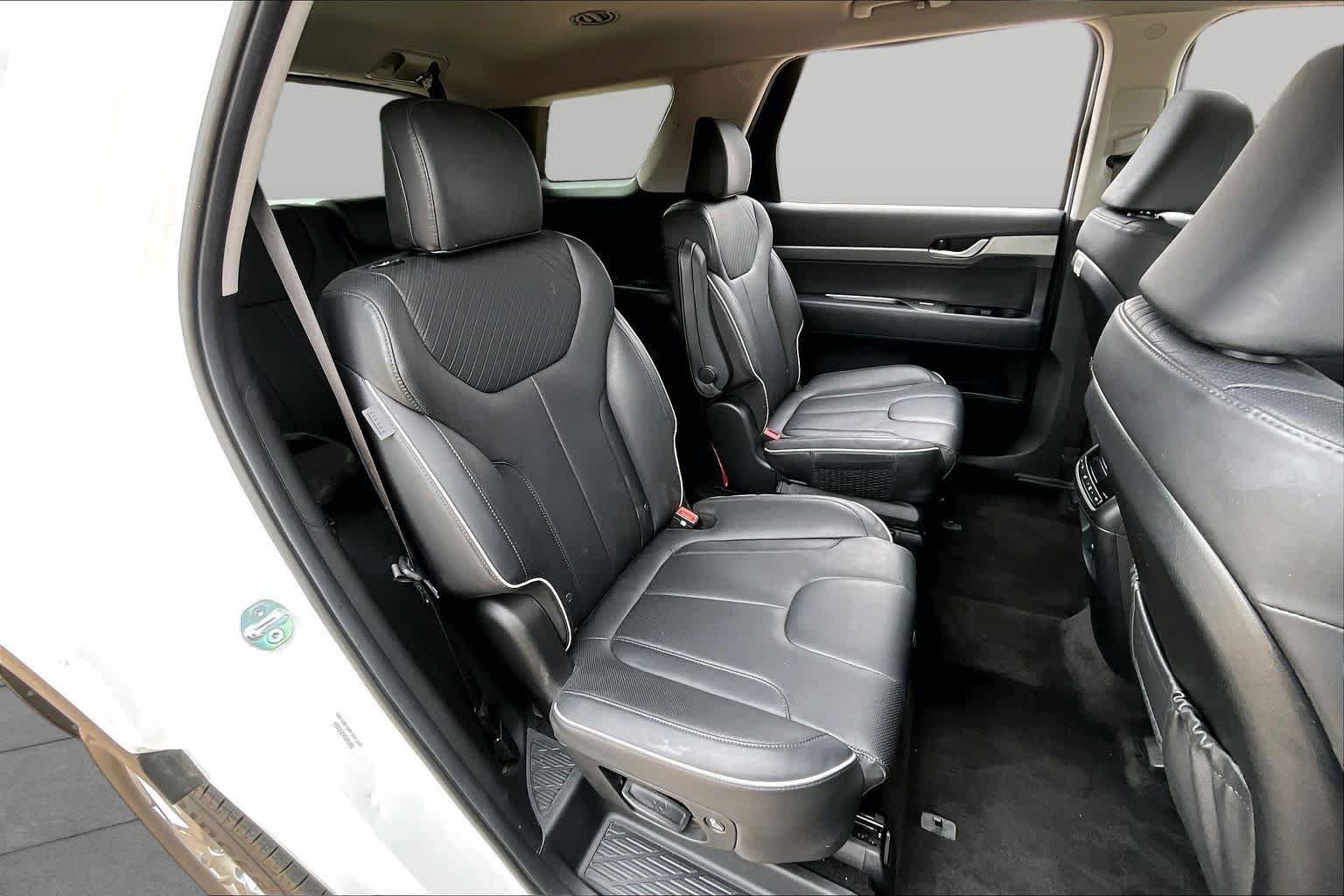 Used 2025 Hyper White Hyundai SEL image 18