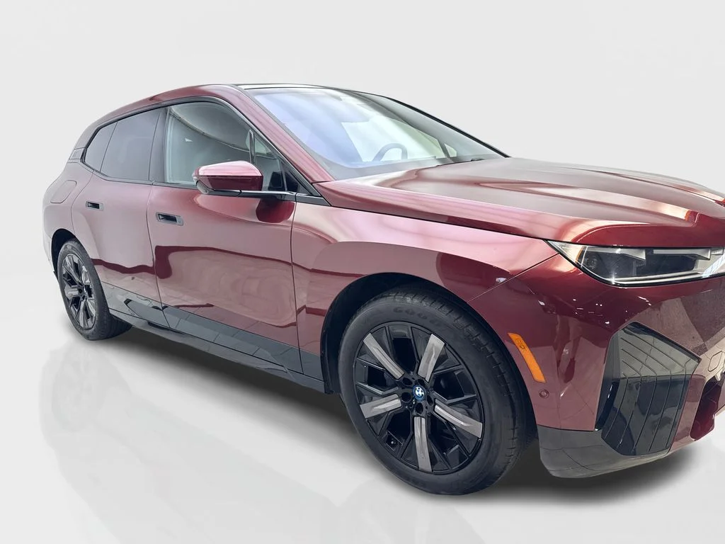 Used 2024 Red BMW xDrive50 image 12