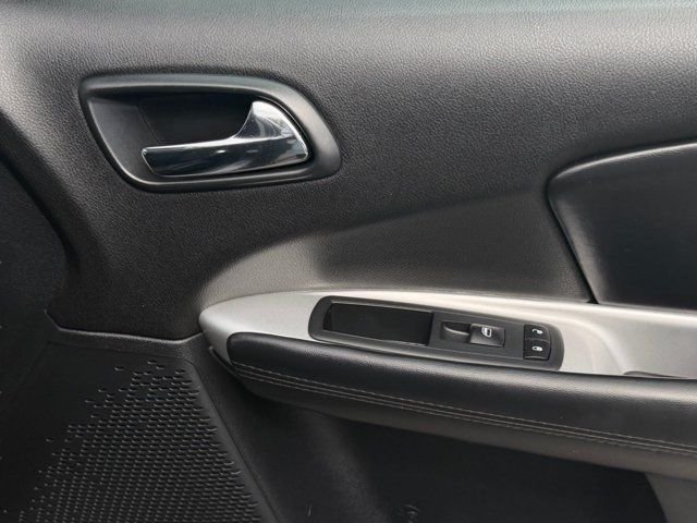 Used 2020 Gray Dodge SE image 22