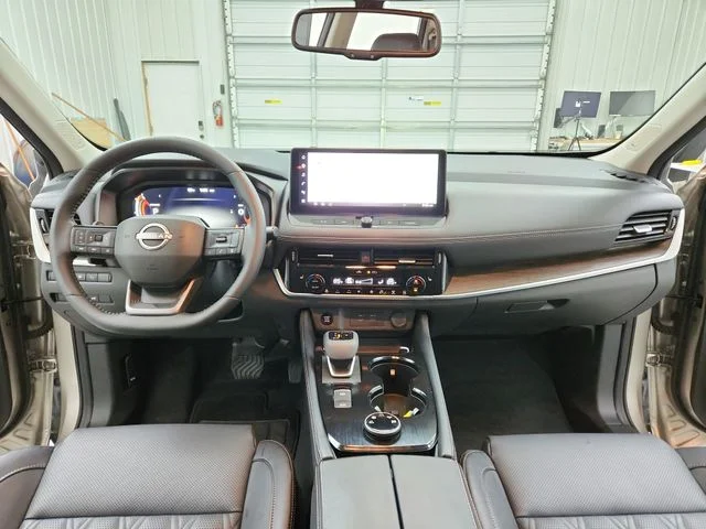 Used 2026 Gold Nissan Platinum image 26