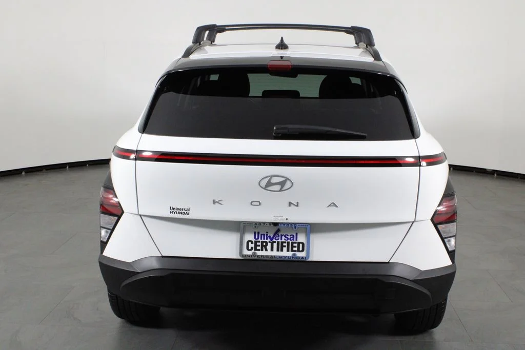 Used 2026 White Hyundai SEL Sport image 11