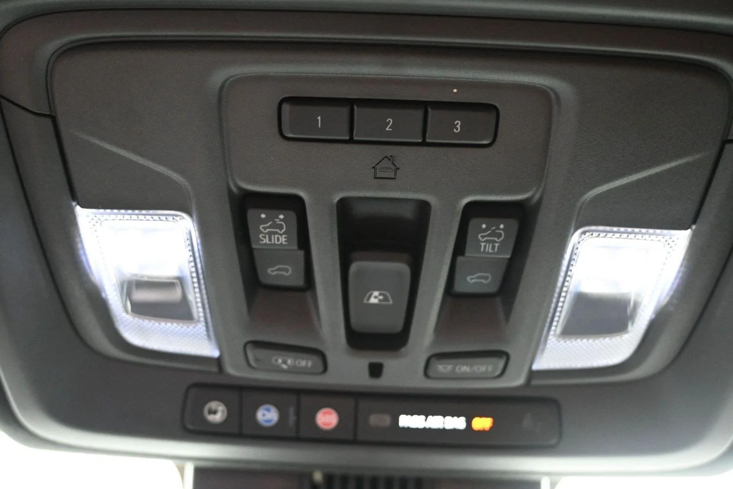 Used 2025 Onyx Black GMC Denali Ultimate image 37