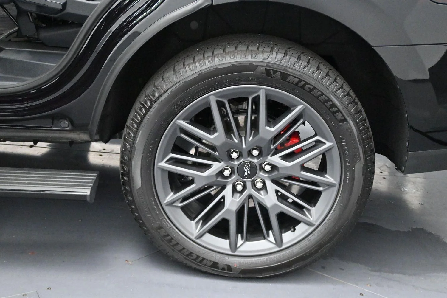 Used 2025 Black Ford Platinum image 49
