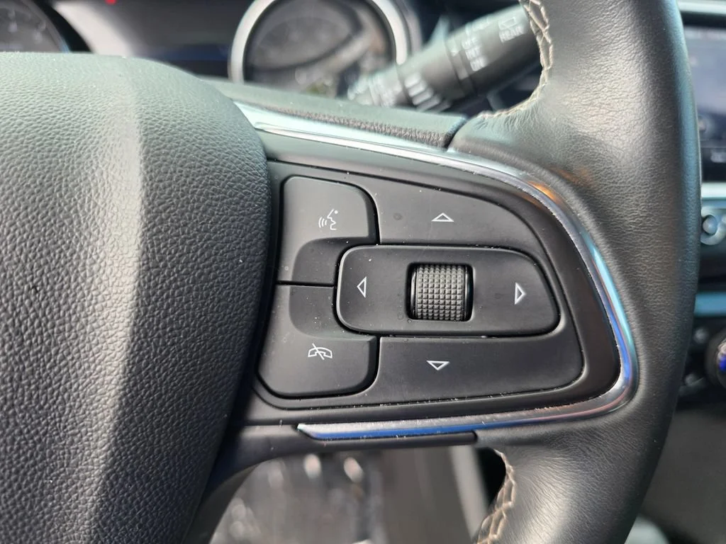 Used 2023 Moonstone Gray Metallic Buick Select image 24