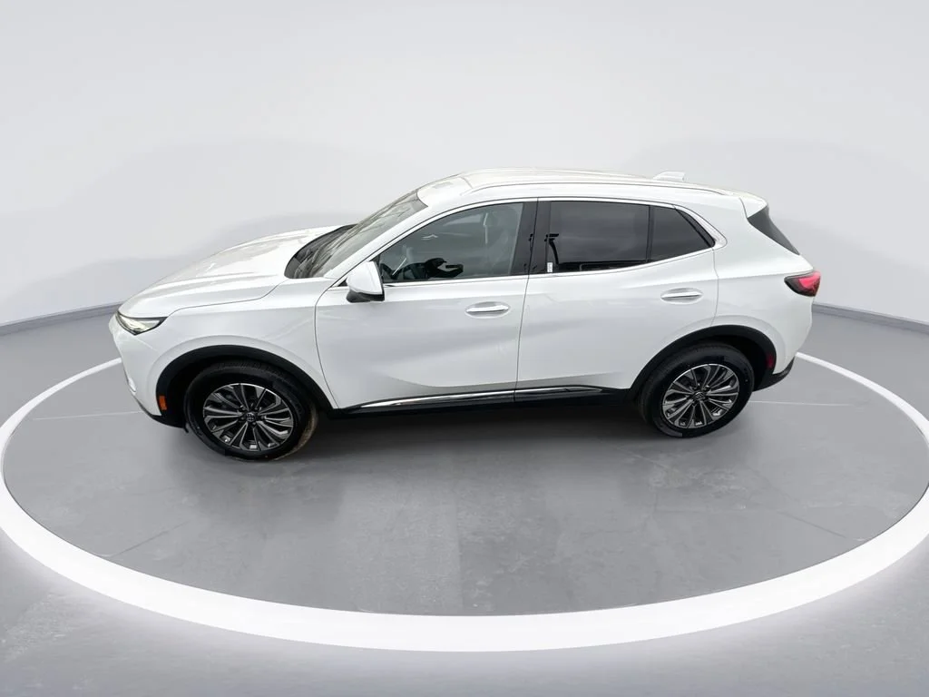 New 2026 Summit White Buick Preferred image 5
