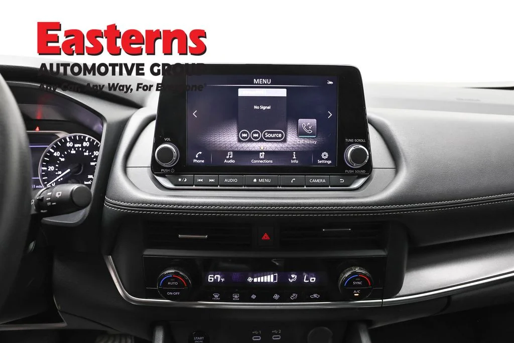 Used 2024 Silver Nissan SV image 11