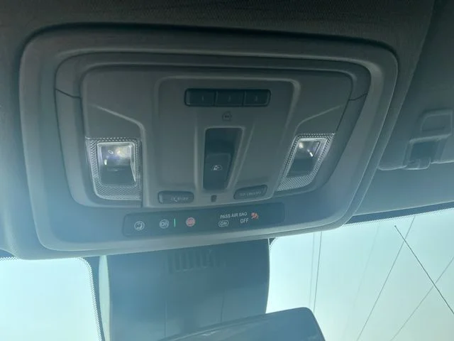 Used 2024 White GMC Elevation image 20