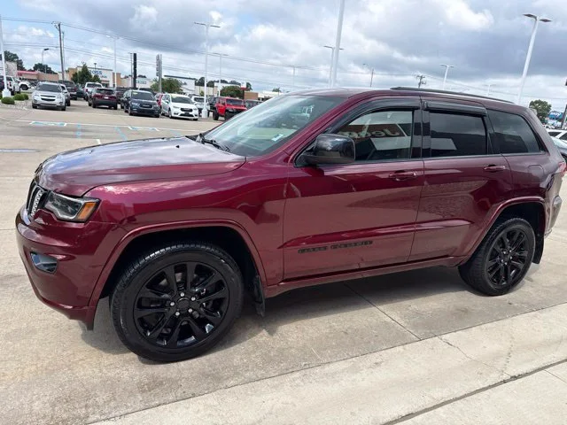 Used 2021 Red Jeep Laredo X image 9