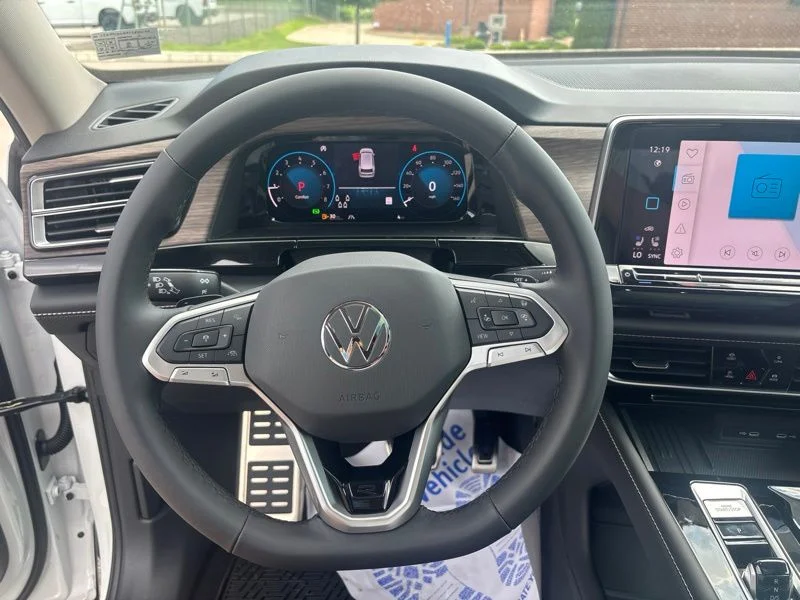 New 2026 White/off-white Volkswagen 2.0T SEL Premium R-Line image 33