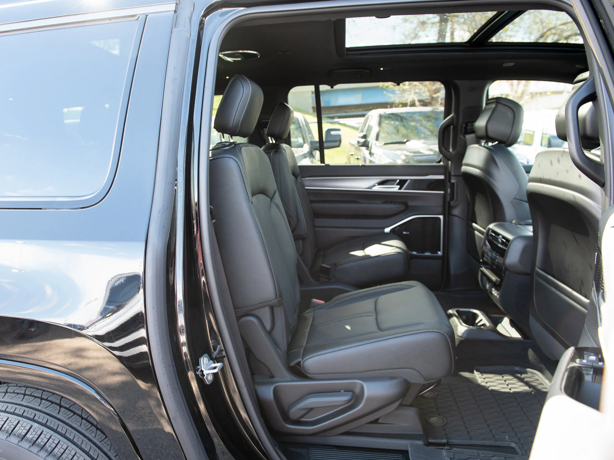 New 2026 Black Jeep Limited Reserve* image 30