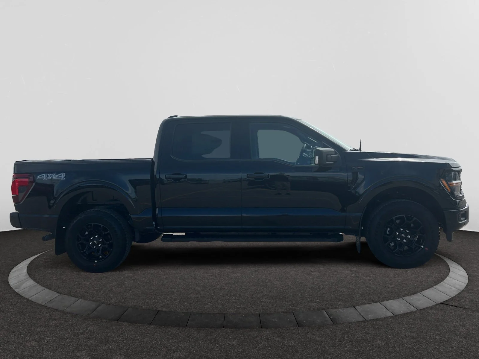 New 2026 Agate Black Metallic Ford XLT image 6